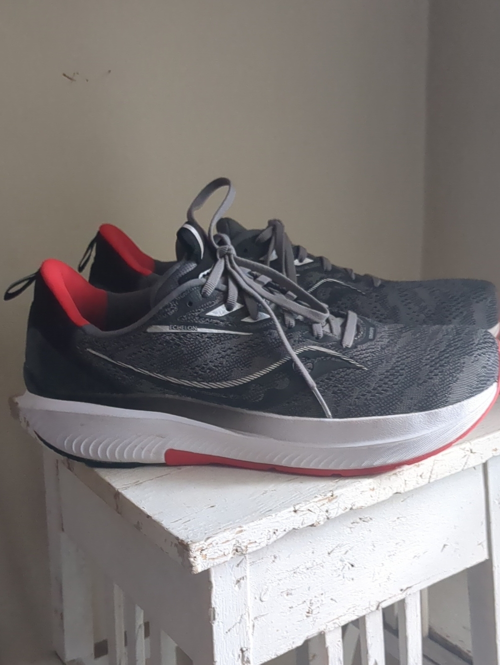 Saucony Men’s Gray Running Shoes with Red Accents - Like New!